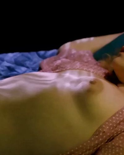 Ezgi Mola seksi ifşa fotoğrafı 46