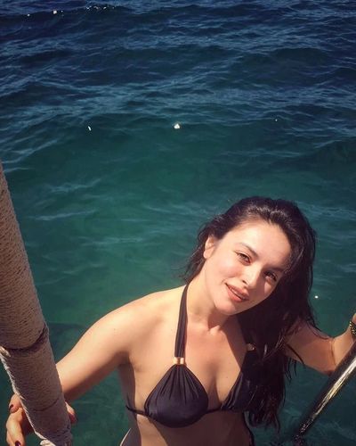 Ezgi Mola seksi ifşa fotoğrafı 54