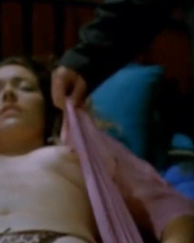 Ezgi Mola seksi ifşa fotoğrafı 6 — Hayatımın Kadınısın (2006)