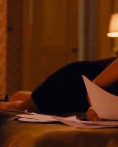 Ezgi Mola seksi ifşa fotoğrafı 4 — Lady Winsley'i Kim Öldürdü? (2019)