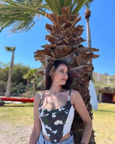 Fahriye Evcen seksi ifşa fotoğrafı 107