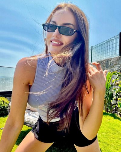 Fahriye Evcen seksi ifşa fotoğrafı 117