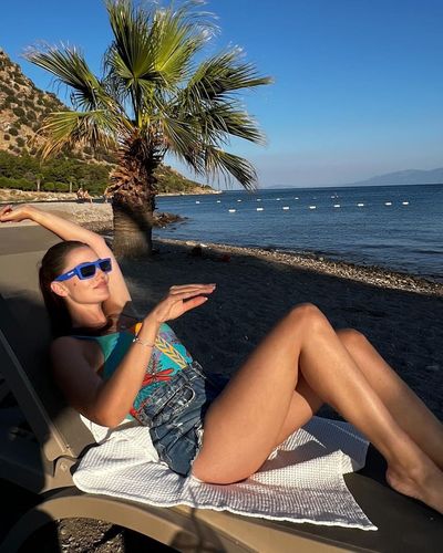 Fahriye Evcen seksi ifşa fotoğrafı 12
