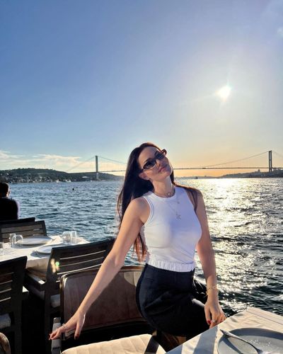 Fahriye Evcen seksi ifşa fotoğrafı 132