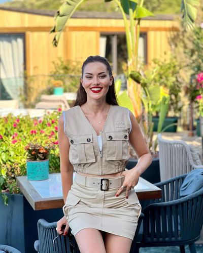 Fahriye Evcen seksi ifşa fotoğrafı 141