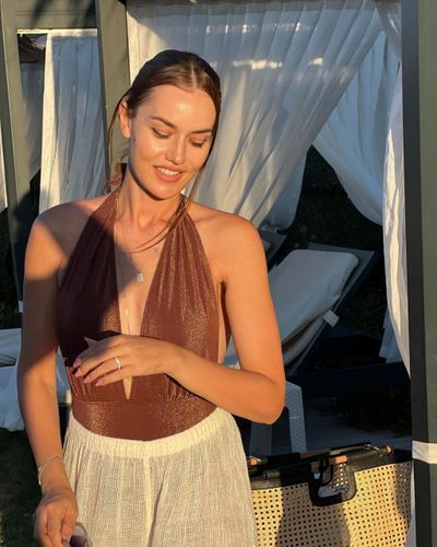Fahriye Evcen seksi ifşa fotoğrafı 14