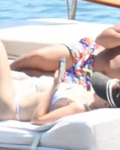 Fahriye Evcen seksi ifşa fotoğrafı 152
