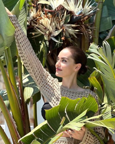 Fahriye Evcen seksi ifşa fotoğrafı 39494