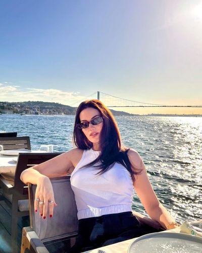 Fahriye Evcen seksi ifşa fotoğrafı 39482