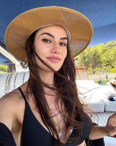Fahriye Evcen seksi ifşa fotoğrafı 39232