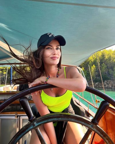 Fahriye Evcen seksi ifşa fotoğrafı 21