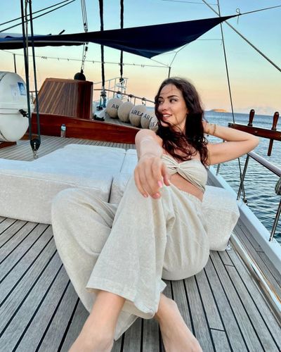 Fahriye Evcen seksi ifşa fotoğrafı 39061