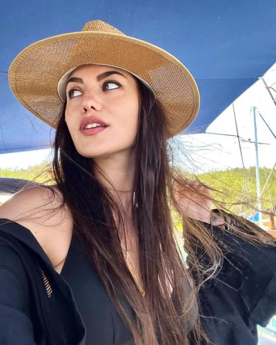 Fahriye Evcen seksi ifşa fotoğrafı 39023