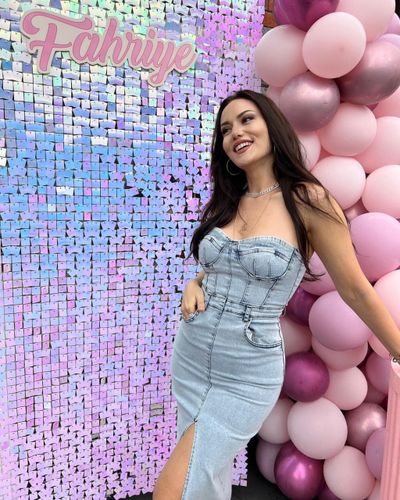 Fahriye Evcen seksi ifşa fotoğrafı 38582