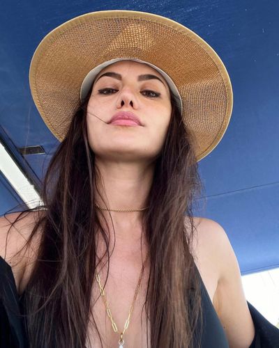 Fahriye Evcen seksi ifşa fotoğrafı 38482