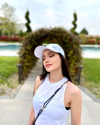 Fahriye Evcen seksi ifşa fotoğrafı 38381