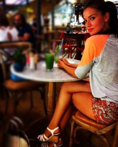 Fahriye Evcen seksi ifşa fotoğrafı 38084