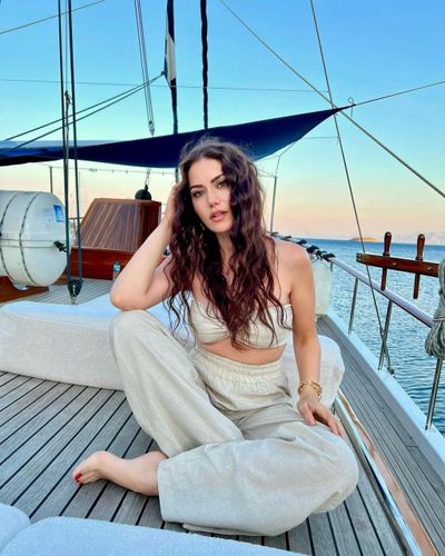 Fahriye Evcen seksi ifşa fotoğrafı 37855