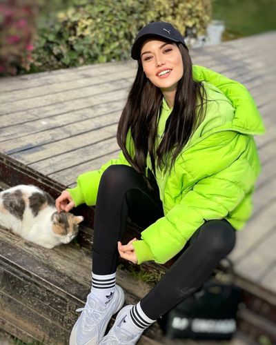 Fahriye Evcen seksi ifşa fotoğrafı 37621