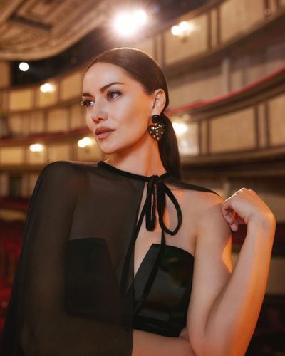 Fahriye Evcen seksi ifşa fotoğrafı 36