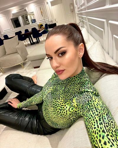 Fahriye Evcen seksi ifşa fotoğrafı 37356