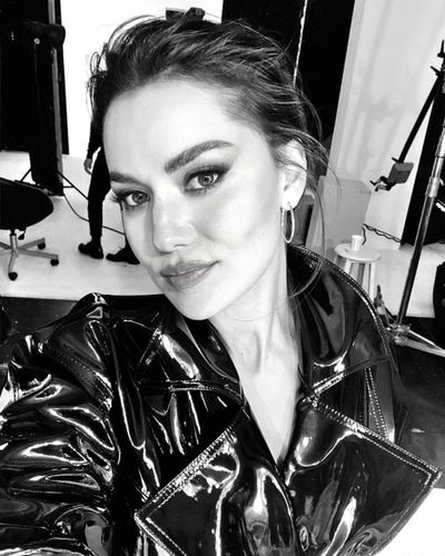 Fahriye Evcen seksi ifşa fotoğrafı 37340
