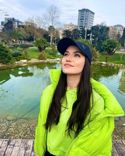 Fahriye Evcen seksi ifşa fotoğrafı 37314