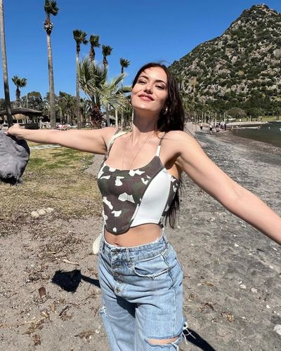 Fahriye Evcen seksi ifşa fotoğrafı 3