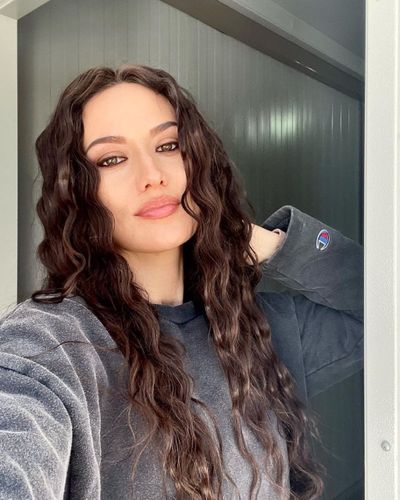 Fahriye Evcen seksi ifşa fotoğrafı 37242