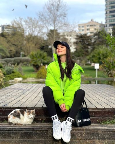 Fahriye Evcen seksi ifşa fotoğrafı 37235