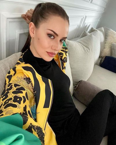 Fahriye Evcen seksi ifşa fotoğrafı 37011