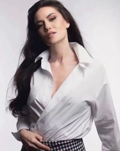 Fahriye Evcen seksi ifşa fotoğrafı 37167