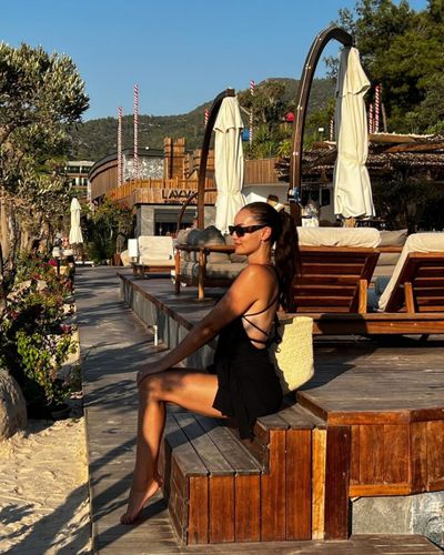 Fahriye Evcen seksi ifşa fotoğrafı 45
