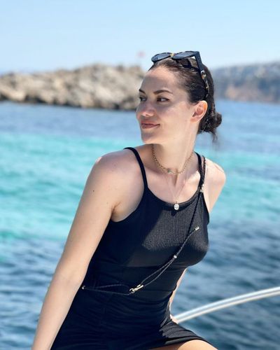 Fahriye Evcen seksi ifşa fotoğrafı 36592