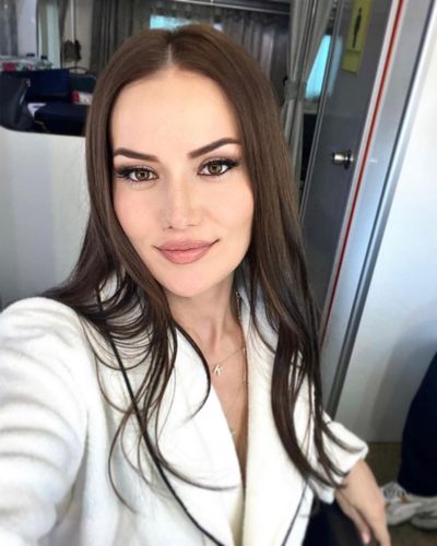 Fahriye Evcen seksi ifşa fotoğrafı 49