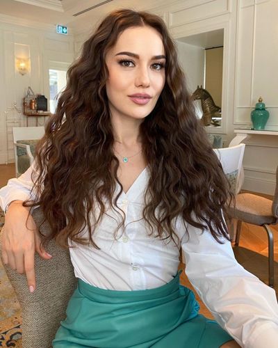 Fahriye Evcen seksi ifşa fotoğrafı 34499
