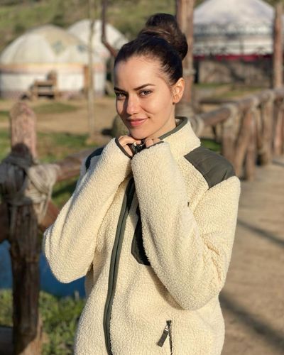 Fahriye Evcen seksi ifşa fotoğrafı 34446