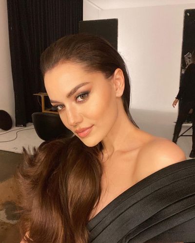 Fahriye Evcen seksi ifşa fotoğrafı 34428