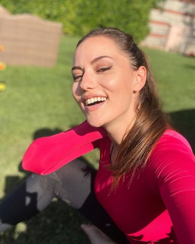 Fahriye Evcen seksi ifşa fotoğrafı 34387