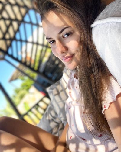 Fahriye Evcen seksi ifşa fotoğrafı 34323