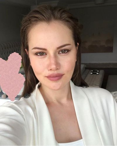 Fahriye Evcen seksi ifşa fotoğrafı 34219