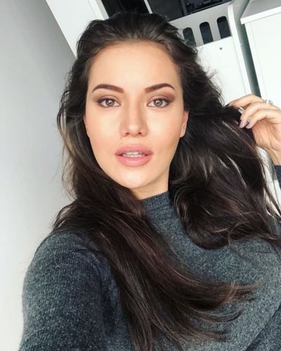 Fahriye Evcen seksi ifşa fotoğrafı 34210