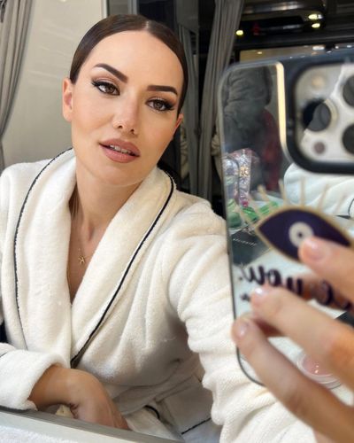 Fahriye Evcen seksi ifşa fotoğrafı 58