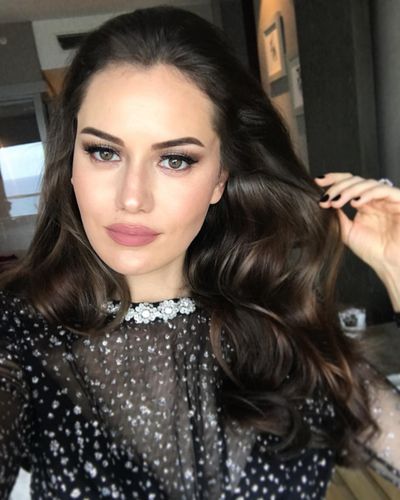 Fahriye Evcen seksi ifşa fotoğrafı 34060