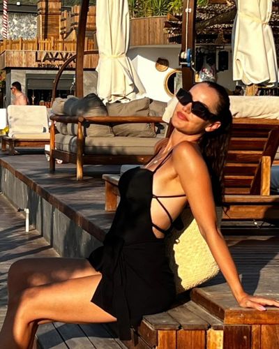 Fahriye Evcen seksi ifşa fotoğrafı 64