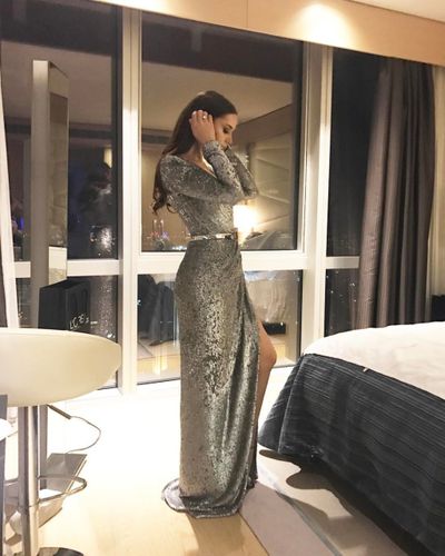 Fahriye Evcen seksi ifşa fotoğrafı 650