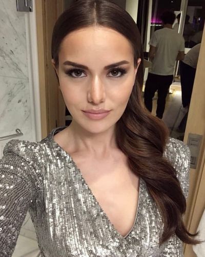 Fahriye Evcen seksi ifşa fotoğrafı 651
