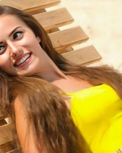 Fahriye Evcen seksi ifşa fotoğrafı 655