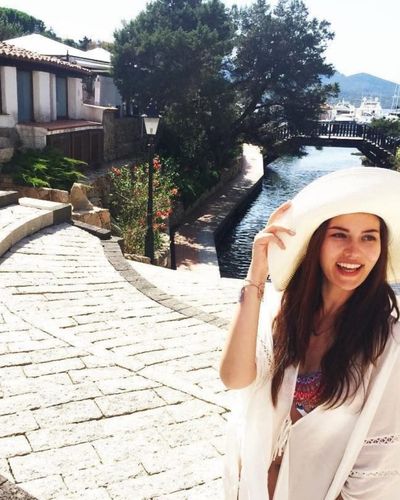 Fahriye Evcen seksi ifşa fotoğrafı 669