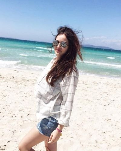 Fahriye Evcen seksi ifşa fotoğrafı 671